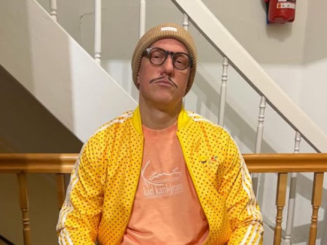 Un fost medic român, învinovățit că și-a distrus viața de familie și a devenit un gol în societate după ce a plecat în Germania După mai mulți ani petrecuți departe de casă, în Germania, un fost medic român a ajuns într-o poziție dramatică, fiind acuzat că și-a distrus complet viața personală și a devenit o figură aproape nerecunoscută