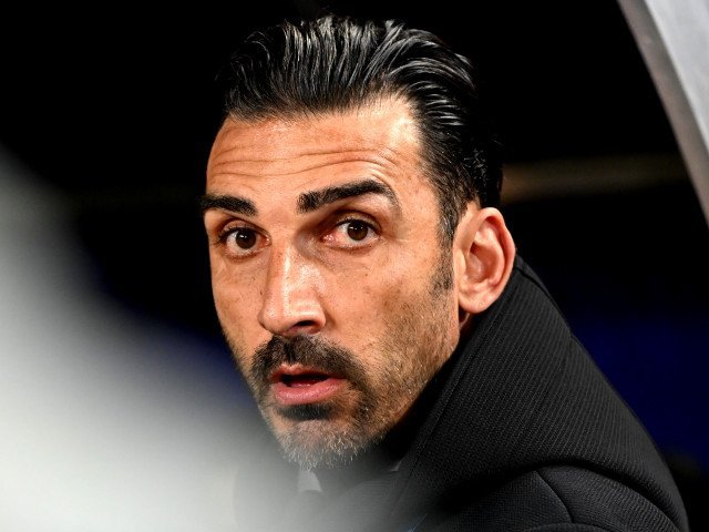 Elias Charalambous, fundașul cipriot al FCSB, își decide viitorul după ultimele declarații ale lui Gigi Becali, patronul clubului bucureștean, care a anunțat condițiile în care ar putea fi trecut pe lista jucătorilor aparte