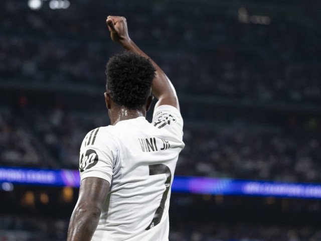 Vinicius Junior a fost umilit după penalty-ul ratat în meciul dintre Real Madrid și Manchester City, iar reacțiile din tabăra fanilor și a presei nu s-au lăsat așteptate