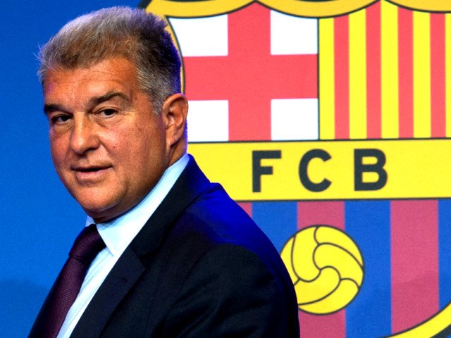 Joan Laporta a făcut publică decizia sa de a părăsi funcția de președinte al FC Barcelona, după ce clubul catalan a anunțat oficial retragerea sa