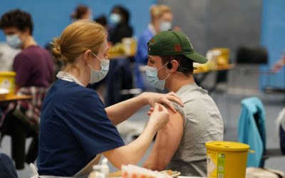 Un focar de meningită detectat în Regatul Unit a devenit recent o temă de interes major în contextul sănătății publice europene, fiind declanșat de două decese și zeci de îmbolnăviri în ultimele săptămâni