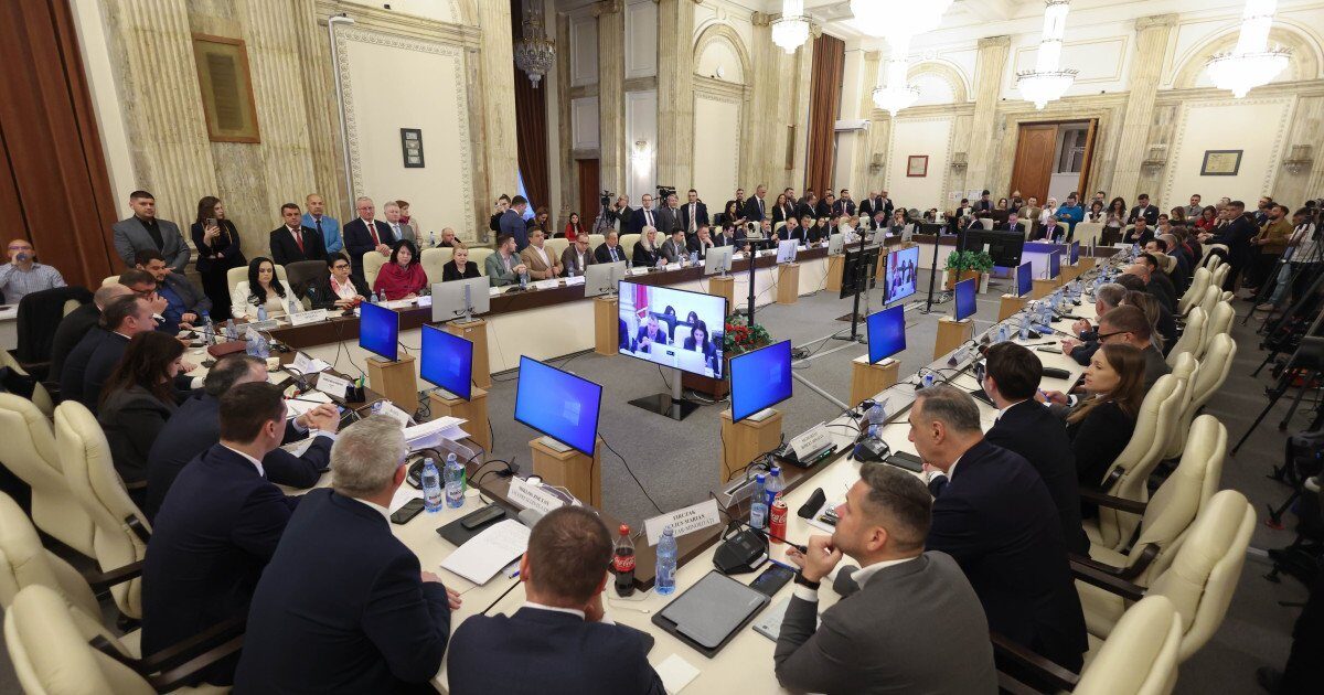 Ședința comisiilor parlamentare pentru buget suspendată; Grindeanu discută cu liderii Coaliției joi dimineață (surse)