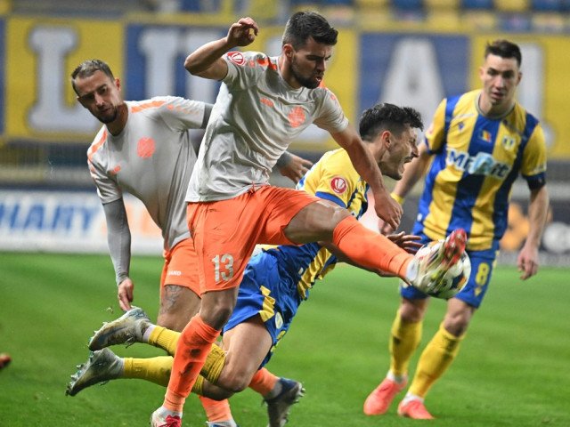 Meci crucial în lupta pentru evitarea retrogradării: Metaloglobus – Petrolul, o confruntare ce poate decide soarta echipelor în Liga a II-a Într-o etapă extrem de importantă a ligii secunde, Metaloglobus și Petrolul Ploiești se pregătesc pentru un duel decisiv care promite să fie aproape de o finală