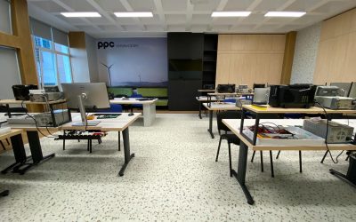 PPC Renewables România a făcut un pas important în sprijinirea educației și cercetării în domeniul tehnologiilor emergente, devenind prima companie din sectorul energetic din țară care a modernizat și echipat complet un laborator de învățare în cadrul Facultății de Automatizare și Calculatoare a Universității Politehnica din București