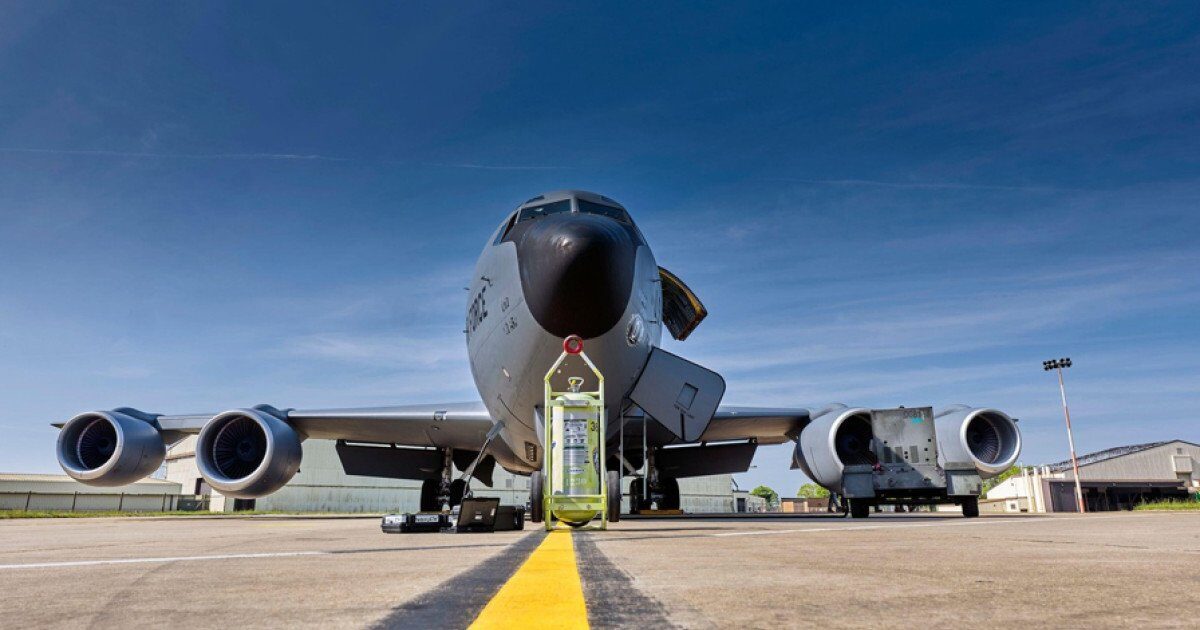 Forțele Aeriene ale SUA intensifică eforturile în Orientul Mijlociu cu o nouă misiune în România În noaptea dintre 21 și 22 martie, Forțele Aeriene ale Statelor Unite au efectuat a doua misiune de supraveghere și sprijin aeronautic în regiunea Orientului Mijlociu, cu avioane trimise din spațiul aerian românesc
