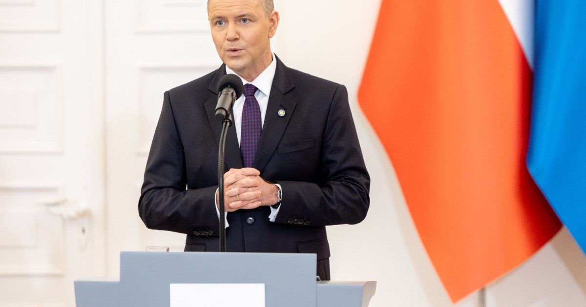 Președintele Poloniei, Karol Nawrocki, a anunțat marți că va exercita veto asupra legislației care le-ar permite autorităților din Varșovia să acceseze fonduri europene în valoare de aproape 44 de miliarde de euro destinate apărării