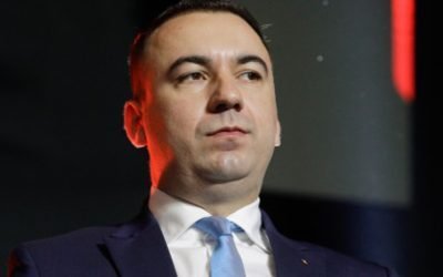 Ministrul Energiei, Bogdan Ivan, avertizează: lupta pentru a menține prețurile carburanților sub limita critică de 10 lei pe litru În contextul creșterii accelerate a prețurilor la carburanți la nivel european și național, ministrul Energiei, Bogdan Ivan, a declarat sâmbătă la Bistrița că situația în România este monitorizată atent și că autoritățile sunt pregătite să intervină pentru a preveni o explozie a prețurilor