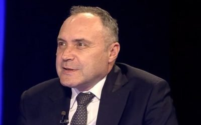 Președintele Asociației Energia Inteligentă (AIE), Dumitru Chisăliță, atrage atenția asupra posibilității ca statul român să limiteze creșterea inflației printr-un control mai strict asupra prețurilor carburanților, sugerând măsuri concrete precum ajustarea taxelor și accizelor pentru motorină și benzină