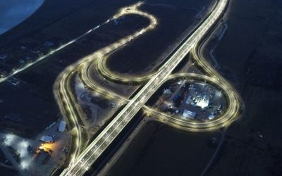 Guvernul României a dat undă verde proiectului de lege pentru ratificarea unui împrumut de 500 de milioane de euro acordat de Banca Europeană de Investiții (BEI), esențial pentru accelerarea construcției Autostrăzii Sibiu–Pitești