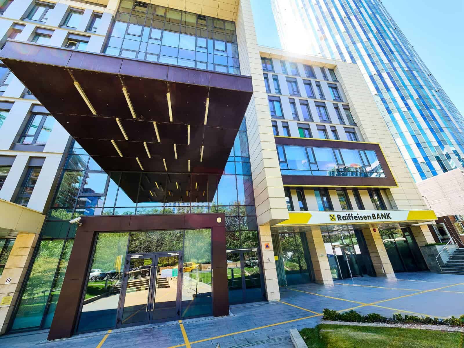 Raiffeisen Bank International AG se apropie de un acord pentru achiziția diviziei Garanti din România a BBVA, într-un anunț care ar putea schimba echilibrul din sectorul bancar local