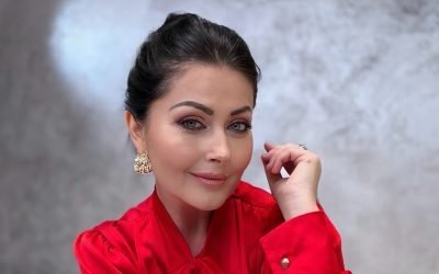Gabriela Cristea, una dintre cele mai îndrăgite vedete de televiziune din România, povestește cum a început totul pentru ea în lumea televiziunii, iar detaliile despre primul salariu de peste o mie de dolari din anii ’90 depășesc simpla anecdota