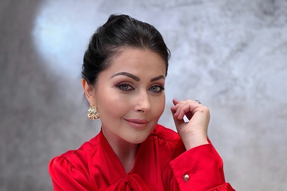 Gabriela Cristea, una dintre cele mai îndrăgite vedete de televiziune din România, povestește cum a început totul pentru ea în lumea televiziunii, iar detaliile despre primul salariu de peste o mie de dolari din anii ’90 depășesc simpla anecdota