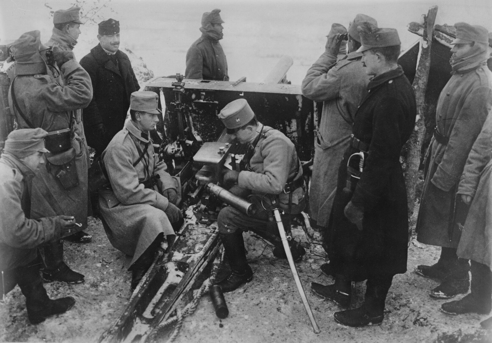 România și planurile secrete ale Austro-Ungariei pentru neutralitatea precarizată în debutul Primului Război Mondial La începutul lunii august 1914, zilele de după declanșarea celui de-al Doilea Război Mondial Europei, pe fondul confuziilor și al primelor tentative de influențare a cursului istoriei, România adoptă oficial o poziție de neutralitate