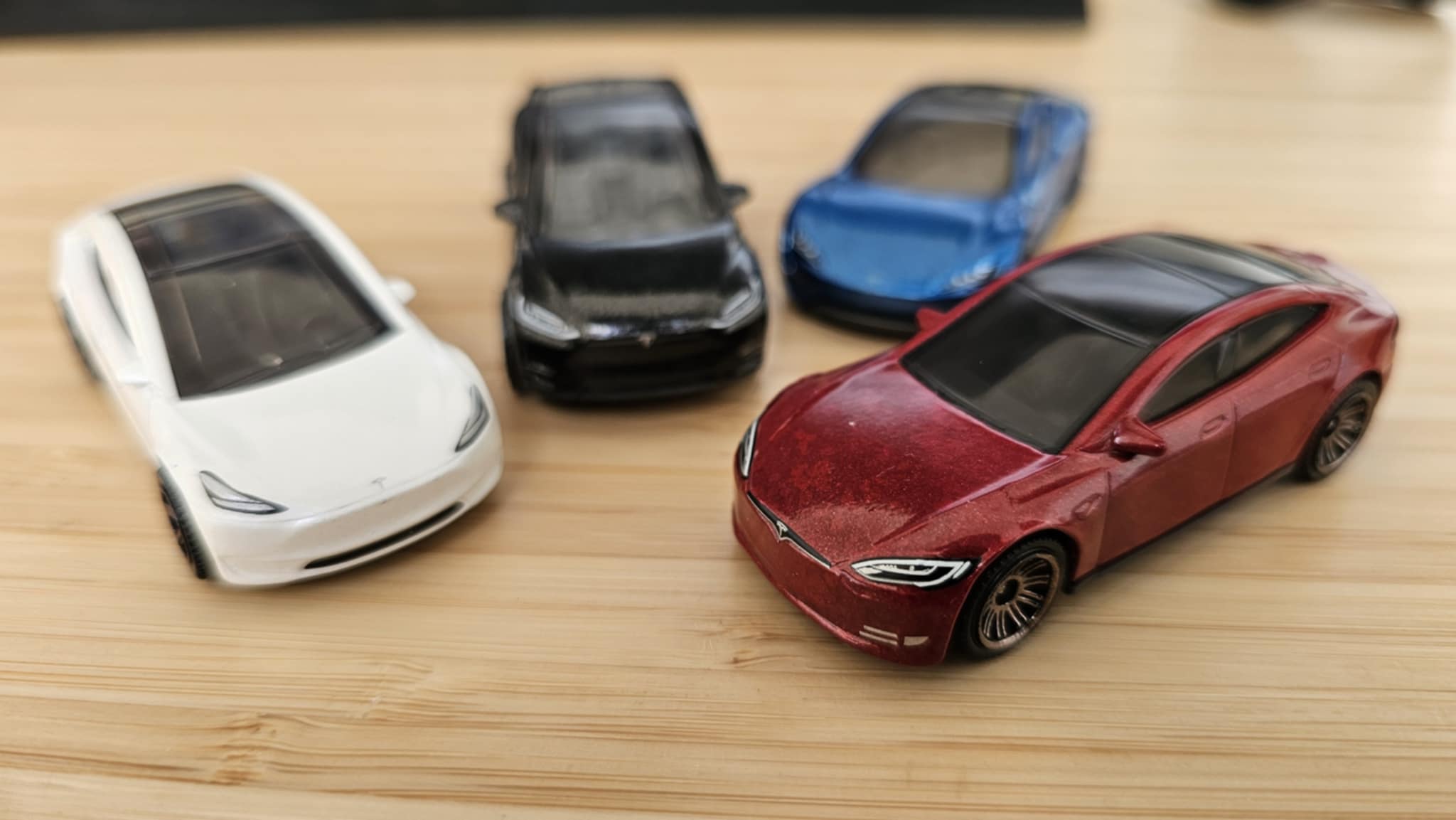 Tesla pare să fi reușit, în sfârșit, să înghețe scăderea vânzărilor sale din Europa, dar această stabilizare trebuie privită cu prudență
