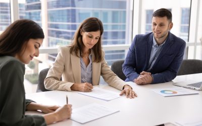 Diversitatea și provocările familiei de afaceri în România în context global Familiile de afaceri rămân pilonii fundamentali ai economiei mondiale, iar recentul raport privind cele mai mari 500 de companii de familie din lume scoate în evidență dimensiunea și impactul acestora