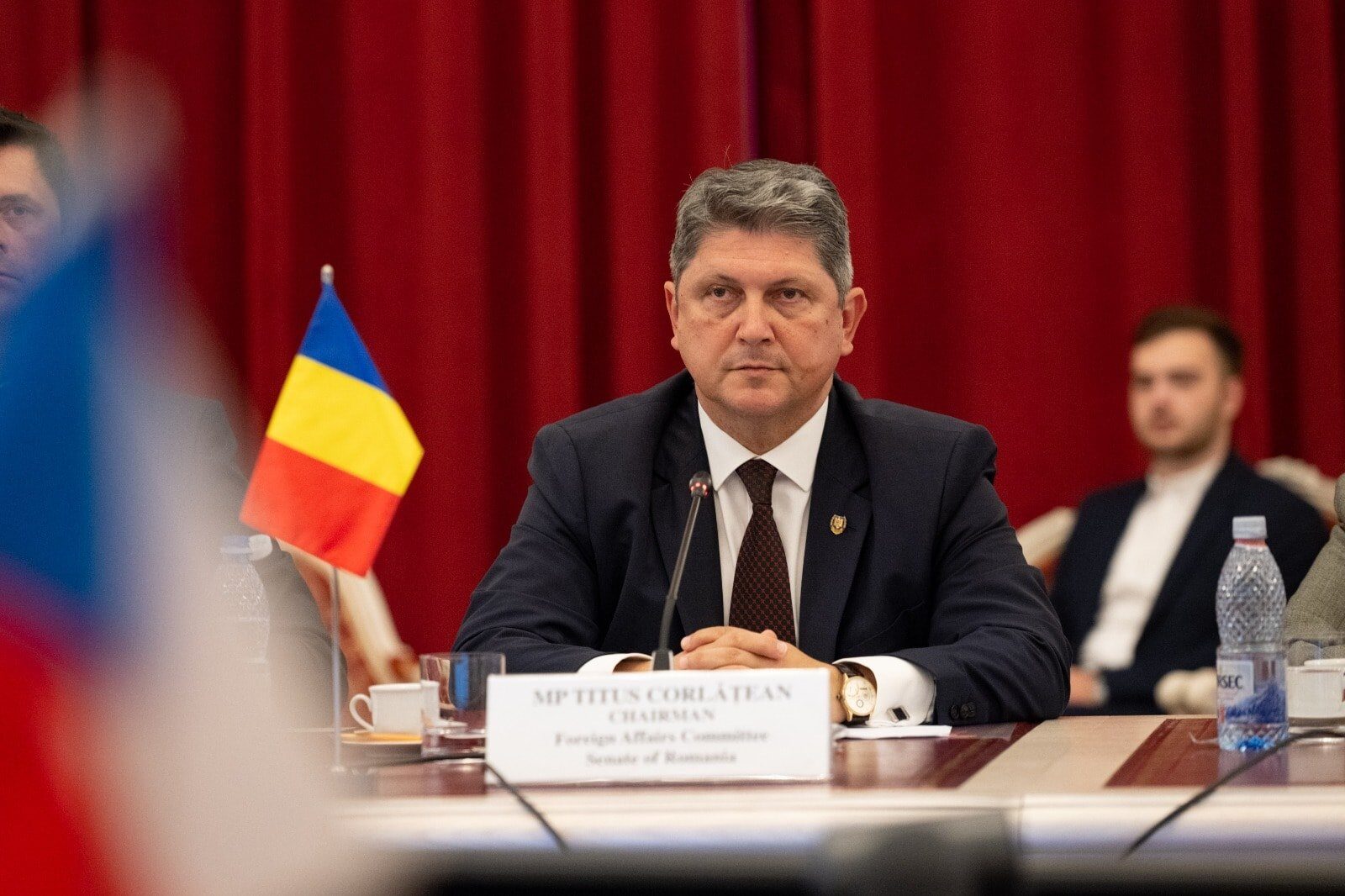 Titus Corlățean, fost ministru de externe și actual senator social-democrat, intră în campania pentru o poziție de impact în cadrul instituțiilor europene, semnalând o schimbare semnificativă în traseul său politic
