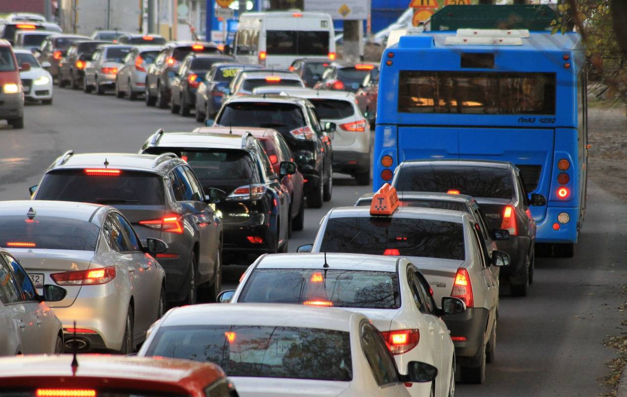O privire de ansamblu asupra importurilor României în 2025 relevă că cele mai importante zece companii importatoare au generat anul trecut achiziții de peste hotare în valoare totală de 16,5 miliarde de euro