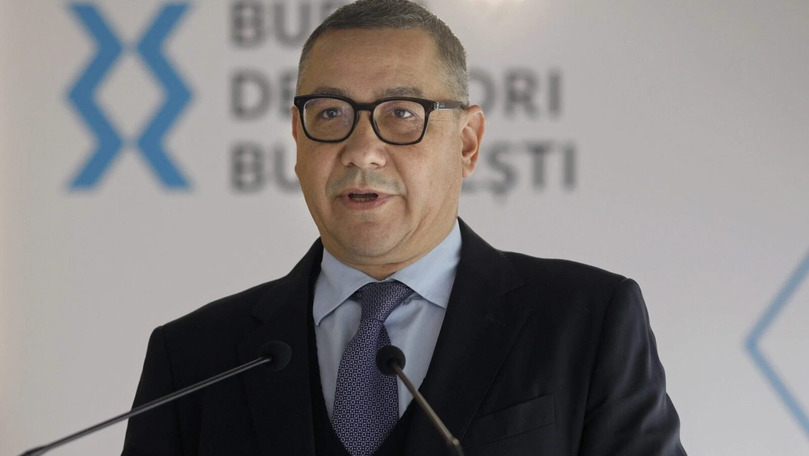 Victor Ponta critică dur decizia Guvernului de a plafona prețul carburanților, opinând că măsura este lipsită de fundament economic și riscă să dezechilibreze piața