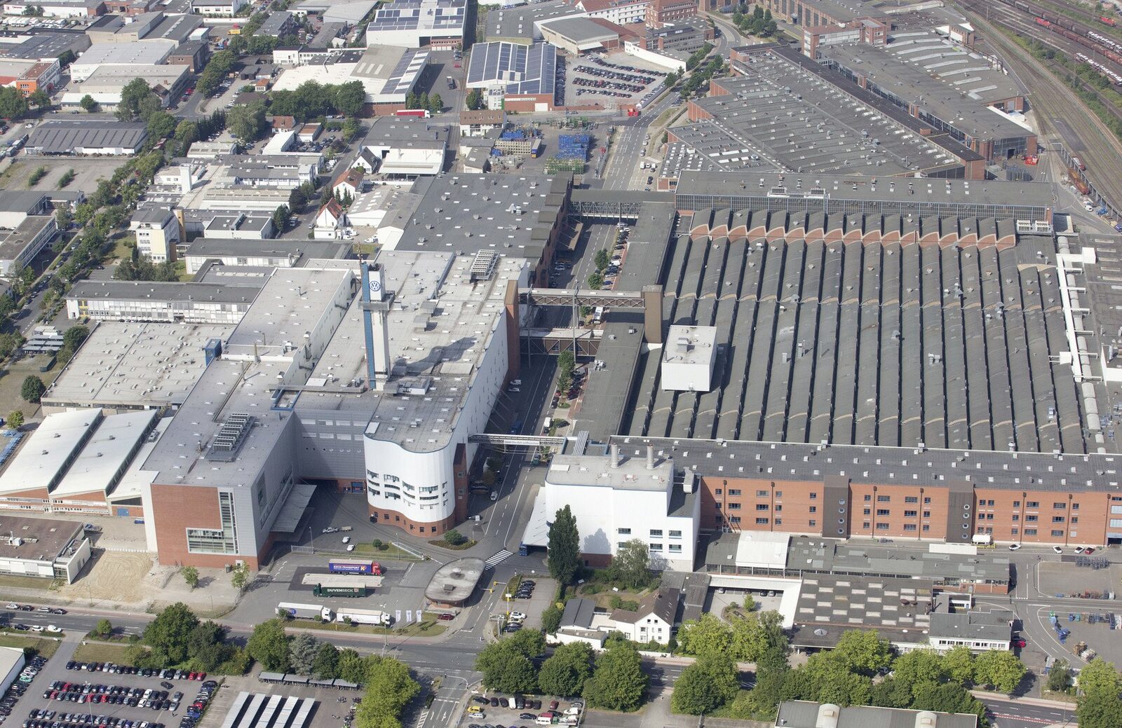 Volkswagen pregătește schimbarea paradigmă în producție: de la automobile la sisteme de apărare antirachetă Gigantul german Volkswagen, recunoscut pentru dominația în industria auto europeană, pare să pășească într-o etapă inedită, vizând diversificarea portofoliului său de producție