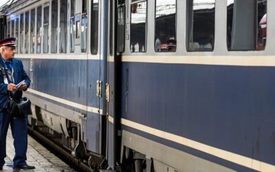 Trafic feroviar blocat în vestul țării, după ce un tren a deraiat în județul Timiș Zona Holdea – Margina, folosită frecvent pentru trenurile regionale și de navetiști, a devenit scena unei situații de urgență în această dimineață, după ce locomotiva unui tren de călători a deraiat marți seară, provocând blocarea completă a circulației pe această secție