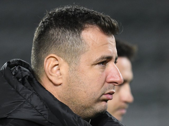 Îngrijorări la Farul Constanța: Ianis Zicu, posibil în pericol după accidentarea din meciul cu FC U Craiova Echipa Farul Constanța a fost cu siguranță zguduită după partida spectacol cu FC U Craiova, în care unul dintre cei mai importanți jucători ai formației locale, Ianis Zicu, a fost nevoit să părăsească terenul după o accidentare suspectă