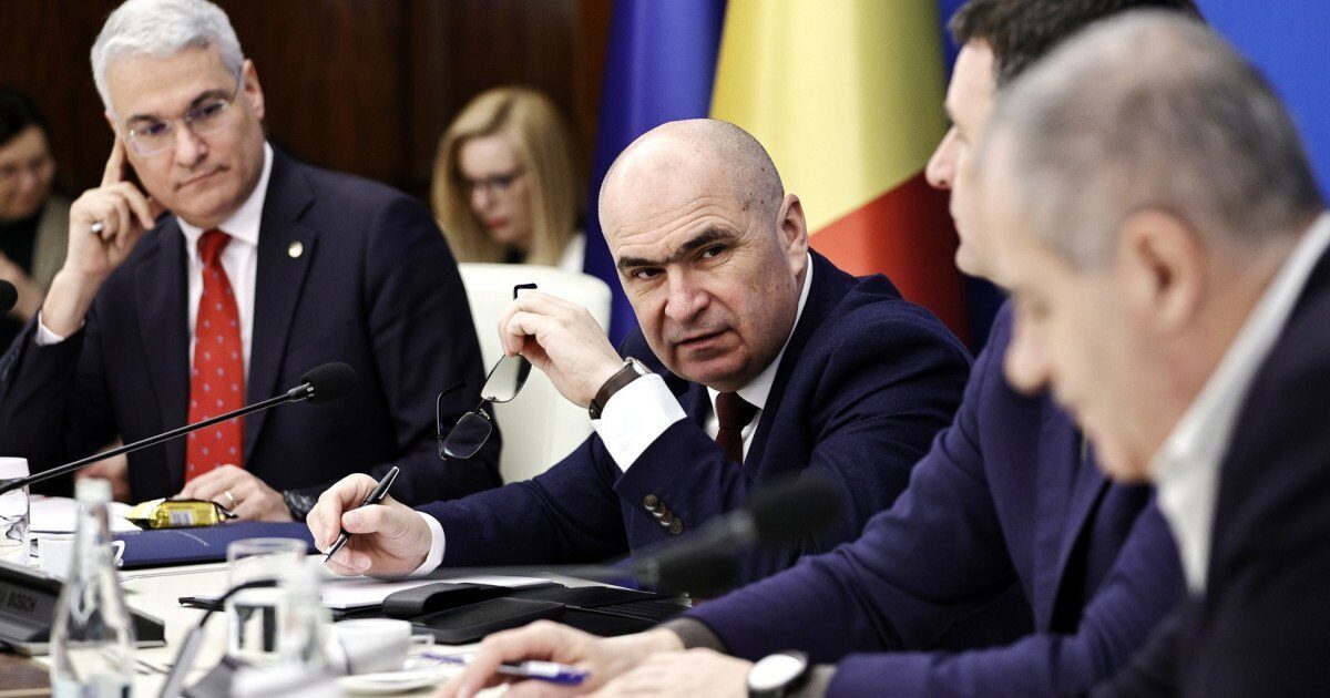 Prim-ministrul Ilie Bolojan a convocat vineri o ședință de lucru importantă la Palatul Victoria, concentrată pe stadiul implementării reformelor și investițiilor promise în cadrul Planului Național de Redresare și Reziliență (PNRR)