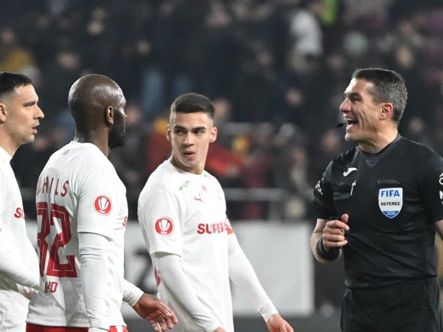 Comisia de Arbitri a Federației Române de Fotbal se pronunță în cazul controversatului meci dintre Rapid și Dinamo, lăsând schema sancțiunilor pentru Istvan Kovacs încă neclară După scandalul care a zguduit fotbalul românesc în ultimele zile, Comisia de Arbitri a Federației Române de Fotbal (FRF) a venit cu un răspuns oficial în privința situației arbitrului Istvan Kovacs