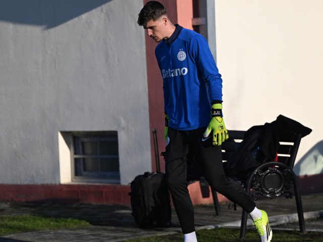 Gata! Gata de drum: Ștefan Târnovanu părăsește FCSB după patru sezoane marcante După patru ani în poarta echipei FCSB, portarul Ștefan Târnovanu a anunțat oficial plecarea de la club, în contextul unei evoluții remarcabile și al unei cariere în plină ascensiune