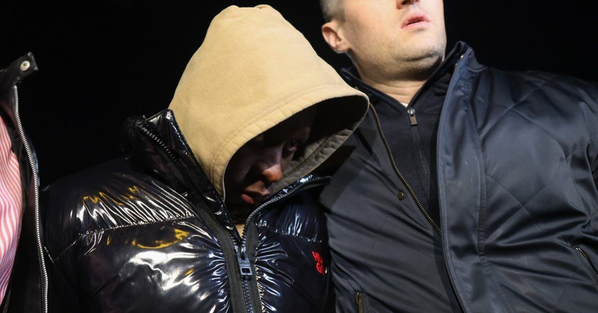 Imaginile cu accidentul rutier în care a fost implicat mijlocașul echipei Rapid București, Kader Keita, au ieșit la iveală, aducând în prim-plan o situație delicată pentru fotbalist și pentru clubul din Giulești