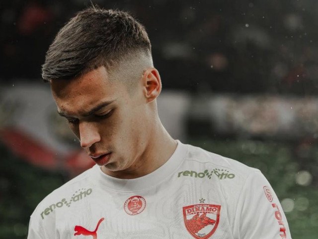 Decizie controversată în derby-ul dintre Dinamo și Universitatea Craiova, petrecut duminică, pe “Arena Națională”, unde rezultatul a fost umbrit de un incident ce a stârnit discuții aprinse în rândul suporterilor și experților fotbalistici