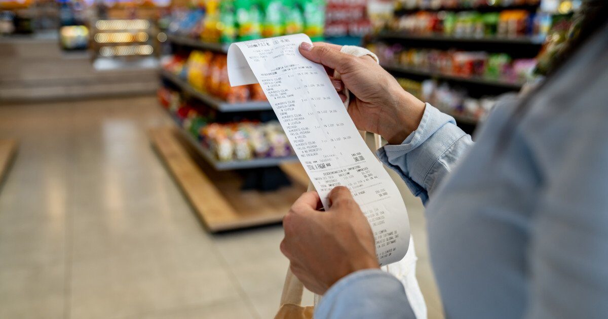 Prețurile alimentelor de bază din România ar putea înregistra o creștere semnificativă, de până la 10%, până la finalul anului în curs
