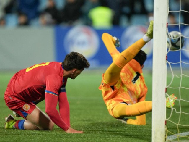 Englezii au trecut printr-un moment de neuitat la Cupa Mondială, reușind să evite o umilință istorică în ultimele secunde ale meciului cu Japonia, într-o întorsătură de situație care a stârnit surprindere atât în rândul fanilor, cât și înanaliza sportivă