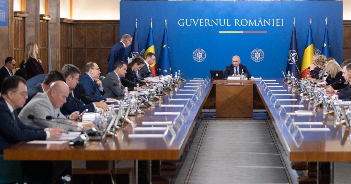 Guvernul rostește planurile financiare pentru anul 2026: Bugetul de stat și cel al asigurărilor sociale, pe masa Parlamentului Guvernul României a făcut recent un pas important în planificarea economică a țării, publicând pentru dezbăture și aprobare structura bugetului de stat și a bugetului asigurărilor sociale de stat pentru anul 2026