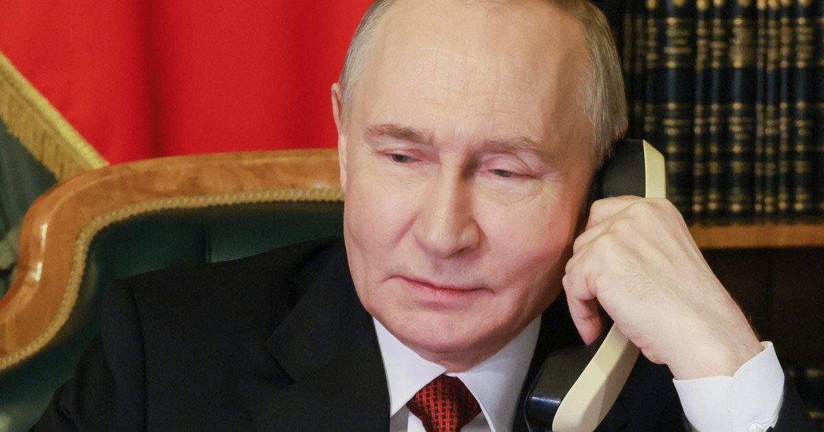 Președintele rus Vladimir Putin și omologul său iranian, Masoud Pezeshkian, au discutat vineri despre o posibilă încetare a ostilităților în Iran, iar Kremlinul a anunțat că liderul de la Kremlin și-a exprimat sprijinul pentru un armistițiu „imediat”