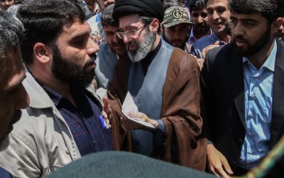 Irán intră într-o nouă etapă de leadership, după ce, în urma unei decenii marcate de tensiuni interne și conflicte regionale, Guvernul Iranului a ales un nou ghid spiritual