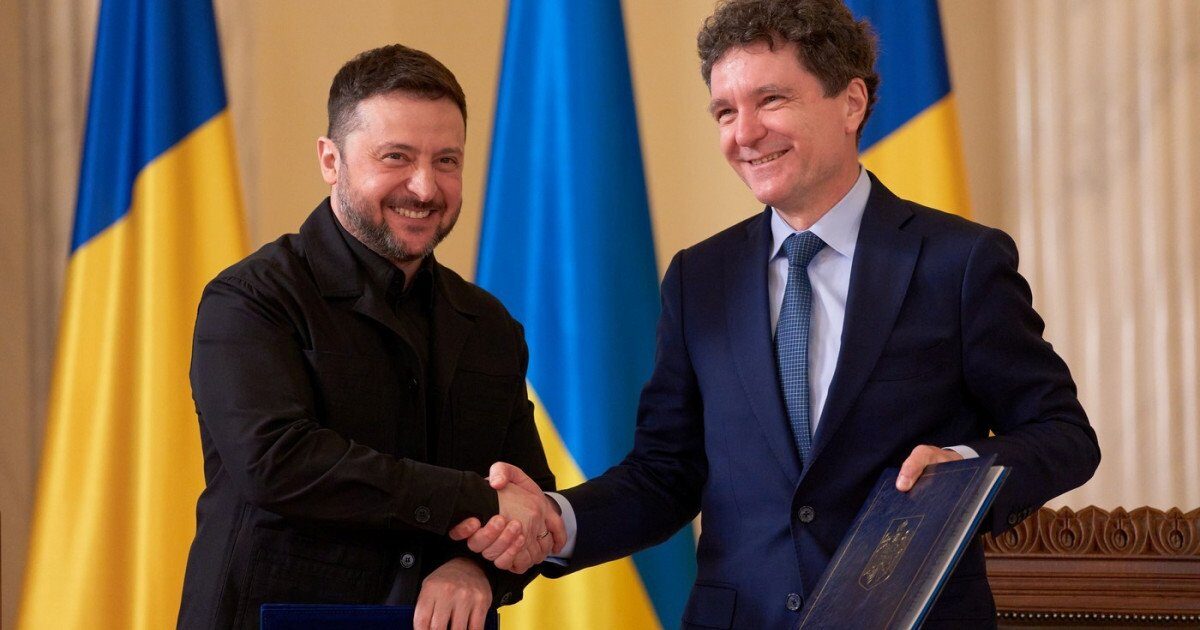 România și Ucraina își consolidează legăturile energetice printr-un acord istoric semnat la Palatul Cotroceni Un nou pas pentru stabilitatea și securitatea energetică a regiunii Europa de Est a fost făcut joi, odată cu semnarea unui acord strategic între România și Ucraina, la Palatul Cotroceni