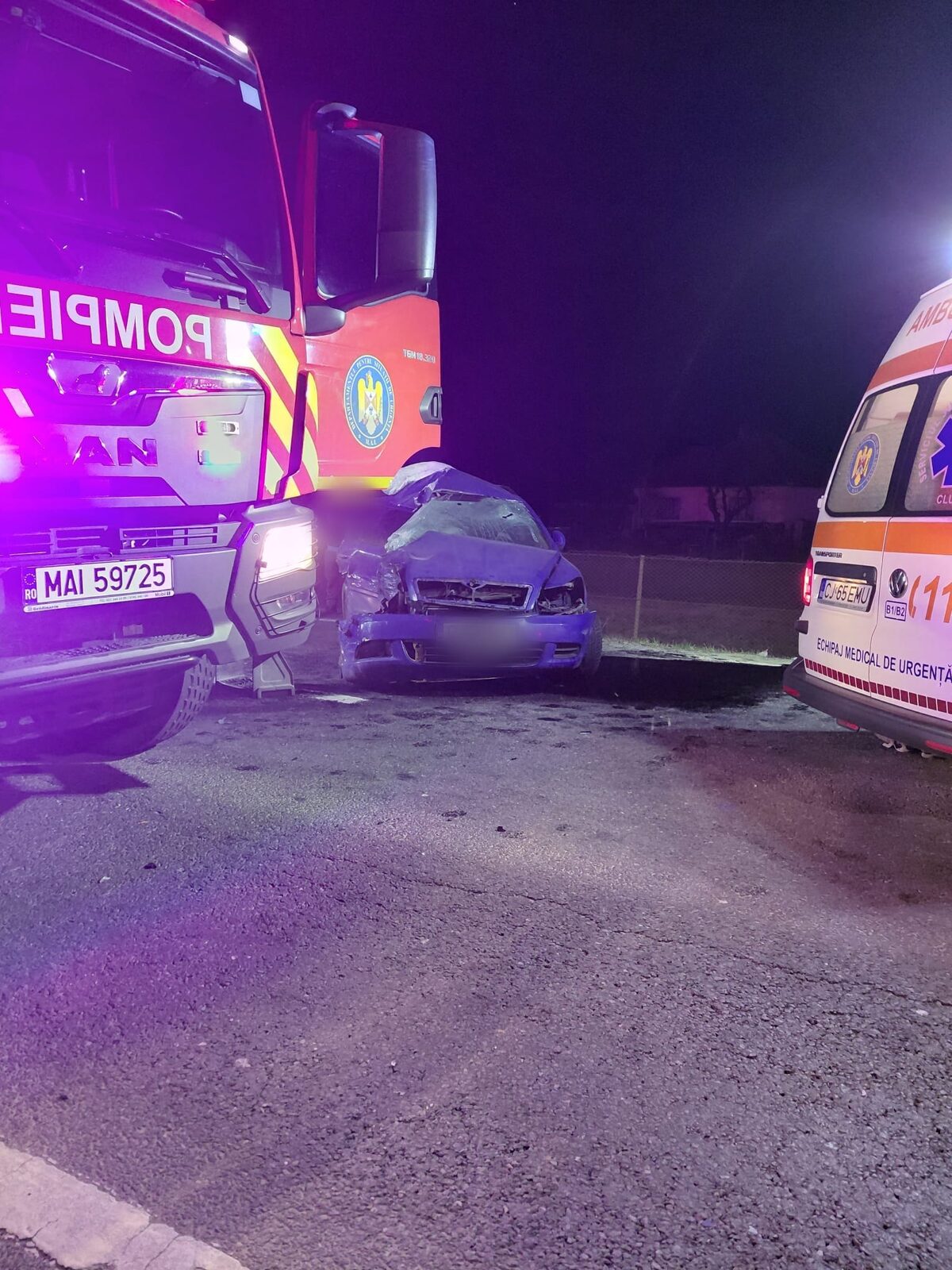 Pompierii din județul Cluj au intervenit, joi seara, după ce un grav accident de circulație a avut loc pe DN1 E60, în apropiere de localitatea Negreni
