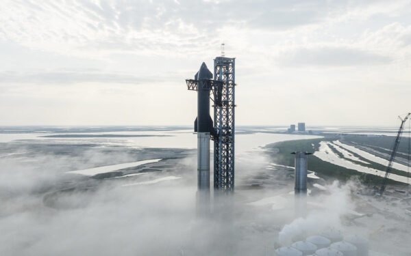 Racheta Starship, emblematica nava spațială a companiei SpaceX, continuă să întâmpine întârzieri semnificative în procesul său de dezvoltare, semnalează specialiști americani
