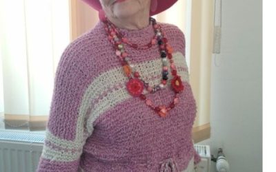 Amalia Susana Tușa, o femeie de 90 de ani cu o energie debordantă și o curiozitate nesupusă trecerii timpului, continuă să dovedească că viața se trăiește din plin, indiferent de piedici