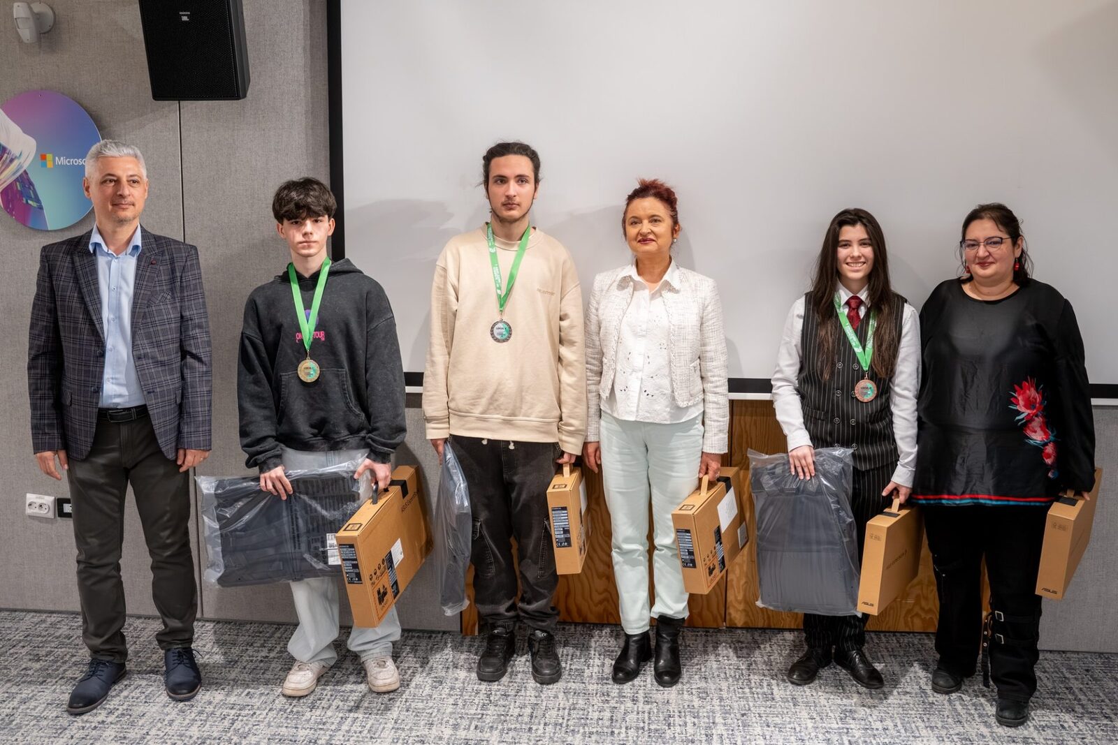 Cine sunt marii câștigători la ASUS Learn and Compete 2026