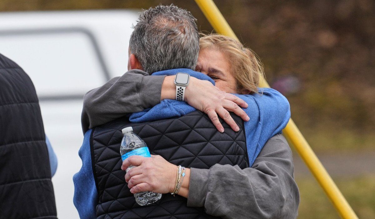 Atacuri majore în Statele Unite: o sinagogă reformistă și o universitate, victime ale violenței Un val de violență s-a revărsat recent asupra teritoriului american, culminând cu un atac armat sângeros la una dintre cele mai cunoscute sinagogi reformiste din Statele Unite