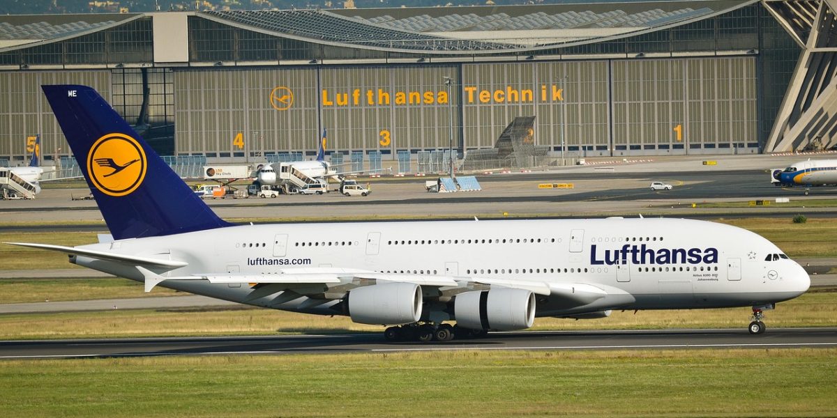 Lufthansa, una dintre cele mai mari și prestigioase companii aeriene din Europa, a anunțat că va suspenda temporar mii de zboruri către destinații din Orientul Mijlociu până cel târziu în toamnă