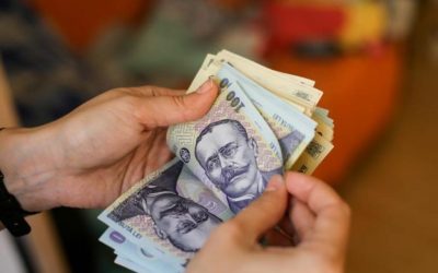 Guvernul prelungeste sprijinul financiar pentru consumatorii vulnerabili până în decembrie 2026 Guvernul României a anunțat recent extinderea programului de sprijin pentru consumatorii vulnerabili, destinat plății facturilor la energie electrică, în contextul creșterii continue a tarifelor și al dificultăților financiare cu care se confruntă tot mai mulți cetățeni