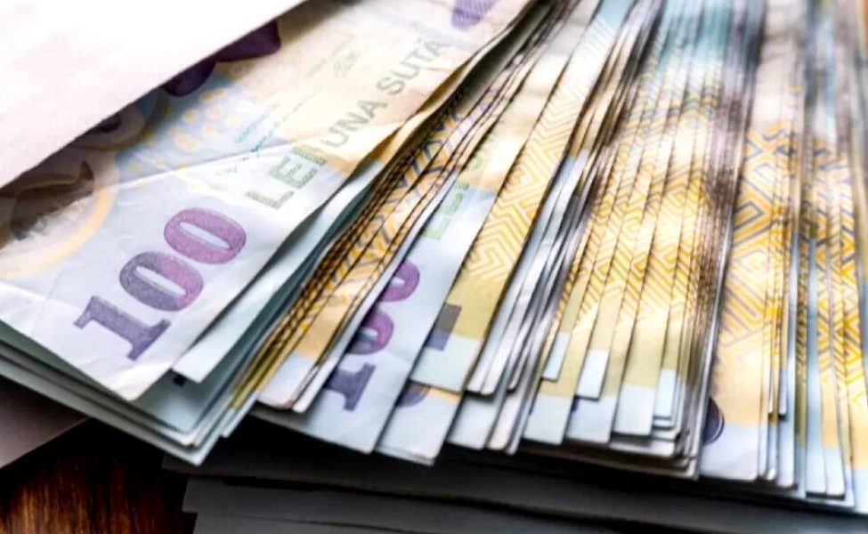 Valoarea salariului mediu net în România în luna ianuarie 2026 a înregistrat creșteri și scăderi în diferite sectoare, reflectând ritmul economic și fluctuațiile sezonierelor