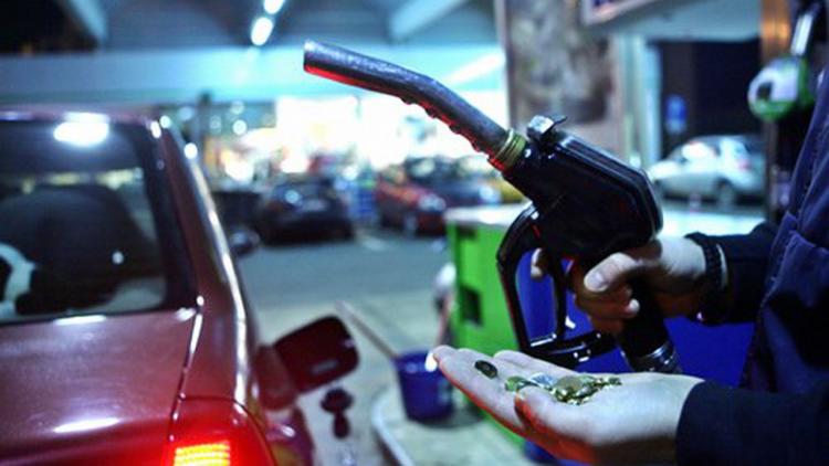 Bolojan comentează creșterea prețurilor la carburanți