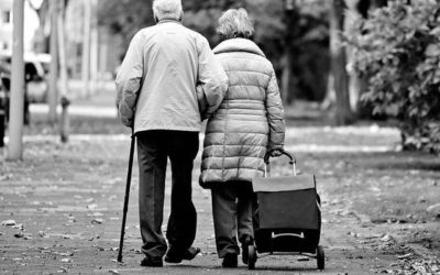 Îmbătrânirea nu mai poate fi privită ca un proces lent și gradual, susține o nouă cercetare care răstoarnă vechile concepții despre modul în care organismul uman îmbătrânește