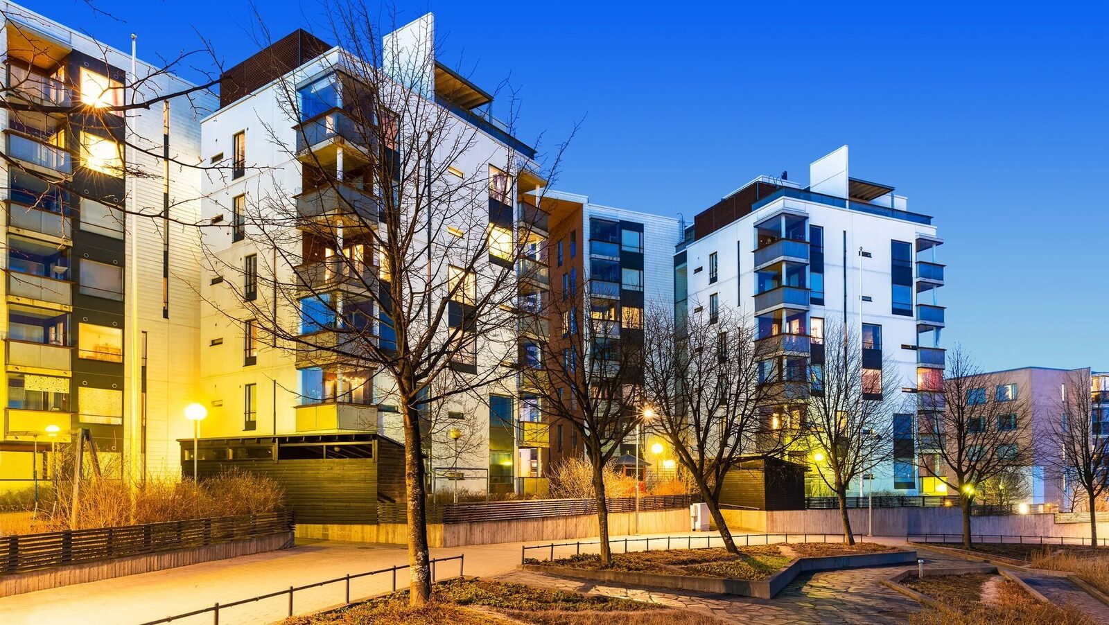 Asociațiile de proprietari nu pot stabili arbitrar modul de repartizare a cheltuielilor, avertizează avocatul specialist în dreptul imobiliar Gelu Pușcaș În timp ce în multe blocuri și asociații de proprietari deciziile legate de contribuțiile la întreținere și alte cheltuieli comune par să fie luate pe baza consensului sau a voinței colective, un avocat cu experiență în domeniu atrage atenția că aceste decizii trebuie să se supună strict prevederilor legale