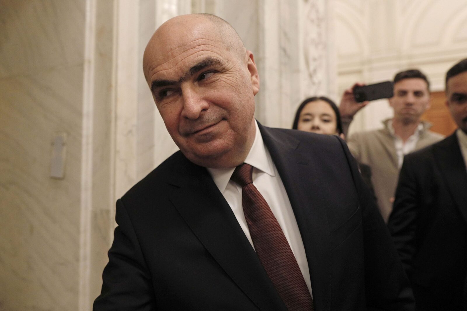Ilie Bolojan, premierul în funcție și membru al Partidului Național Liberal, a transmis un mesaj clar și direct către Partidul Social Democrat, punând punctul pe „i” în tumultul politic recent