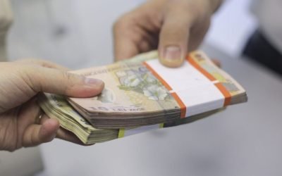 Banca Raiffeisen Bank face un nou pas în atragerea clienților printr-o ofertă deosebit de tentantă: până la 600 de lei cash pentru cei care își deschid un nou cont în această lună