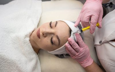 Botoxul, soluție neconvențională pentru sănătatea mintală? În ultimii ani, o practică aparent obișnuită din domeniul cosmeticii – injectarea botoxului – a început să fie studiată și pentru efectele sale asupra sănătății psihice